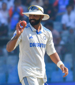 Rd Test Ravindra Jadeja Akash Deep Come In As India Win Toss And