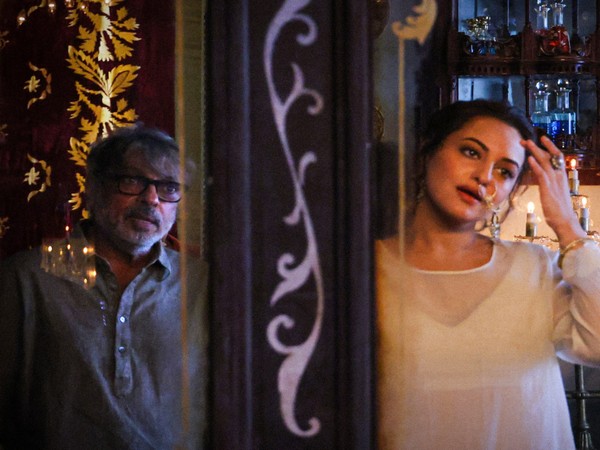 Sonakshi Sinha Aditi Rao Hydari Share BTS Pics Of Heeramandi On Sanjay