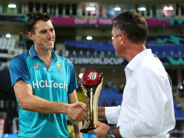 Australia Great Ricky Ponting Presents Pat Cummins ICC Men S Cricketer