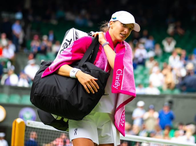 Wimbledon Swiatek Cruises Into Third Round Kostyuk Knocks Out Sakkari