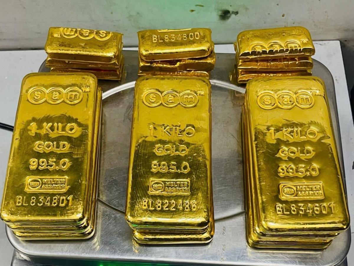 Delhi Customs Seize Kg Of Gold Worth Rs Crore In Separate