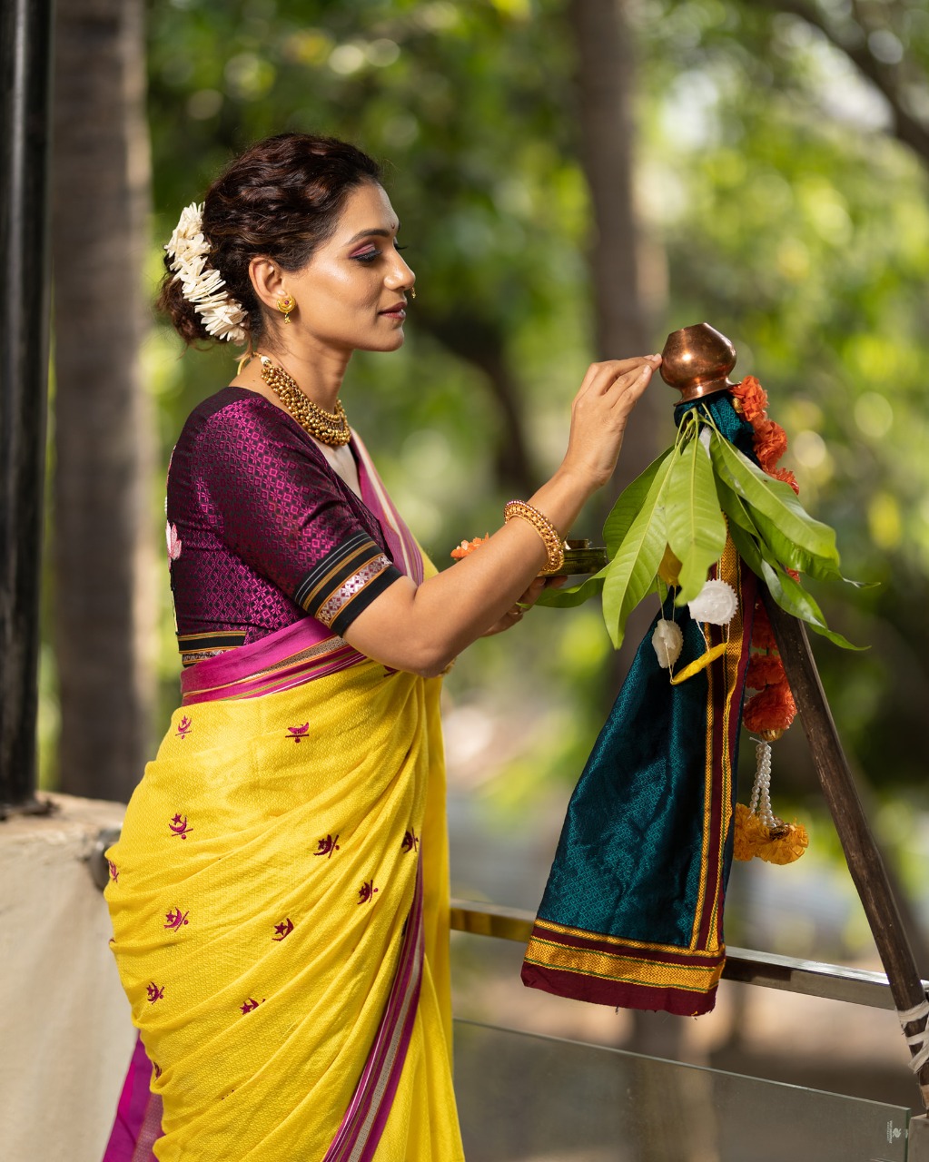 Shree Chittaranjan PhotoArt - Glimpse of Gudi padwa 2022🚩 Beautiful  Showstopper @gauri.more666 PC📸: @sc_photoart_ Assist by: @shreyaspatade # gudipadwa #gudipadwa2022 #gudipadwaspecial #scphotoart #scpa #marathi  #marathisanskruti #marathiculture ...