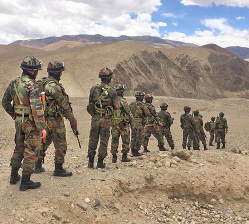 पूर्व लडाख सीमेवर वाढीव लष्करी कुमक ...