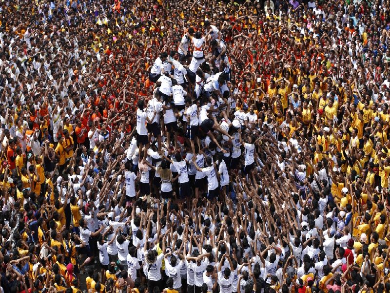 संस्कृती प्रतिष्ठानची दहीहंडी यंदाही रद्द; 'आरोग्य उत्सव' साजरा होणार! -  Marathi News | Sanskriti Pratishthan's Dahihandi canceled again this year;  'Health Festival' to be celebrated! | Latest ...
