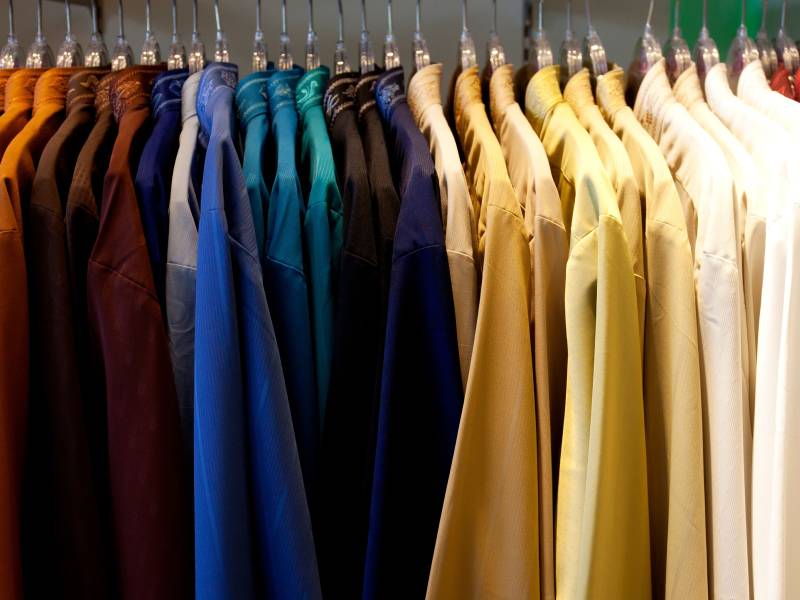 मोठी बातमी! कपडे, फुटवेअर महागणार; नव्या वर्षापासून ५ ऐवजी १२ टक्के GST  आकारला जाणार - Marathi News | GST on apparel textiles and footwear  increases from 5 to 12 per cent will