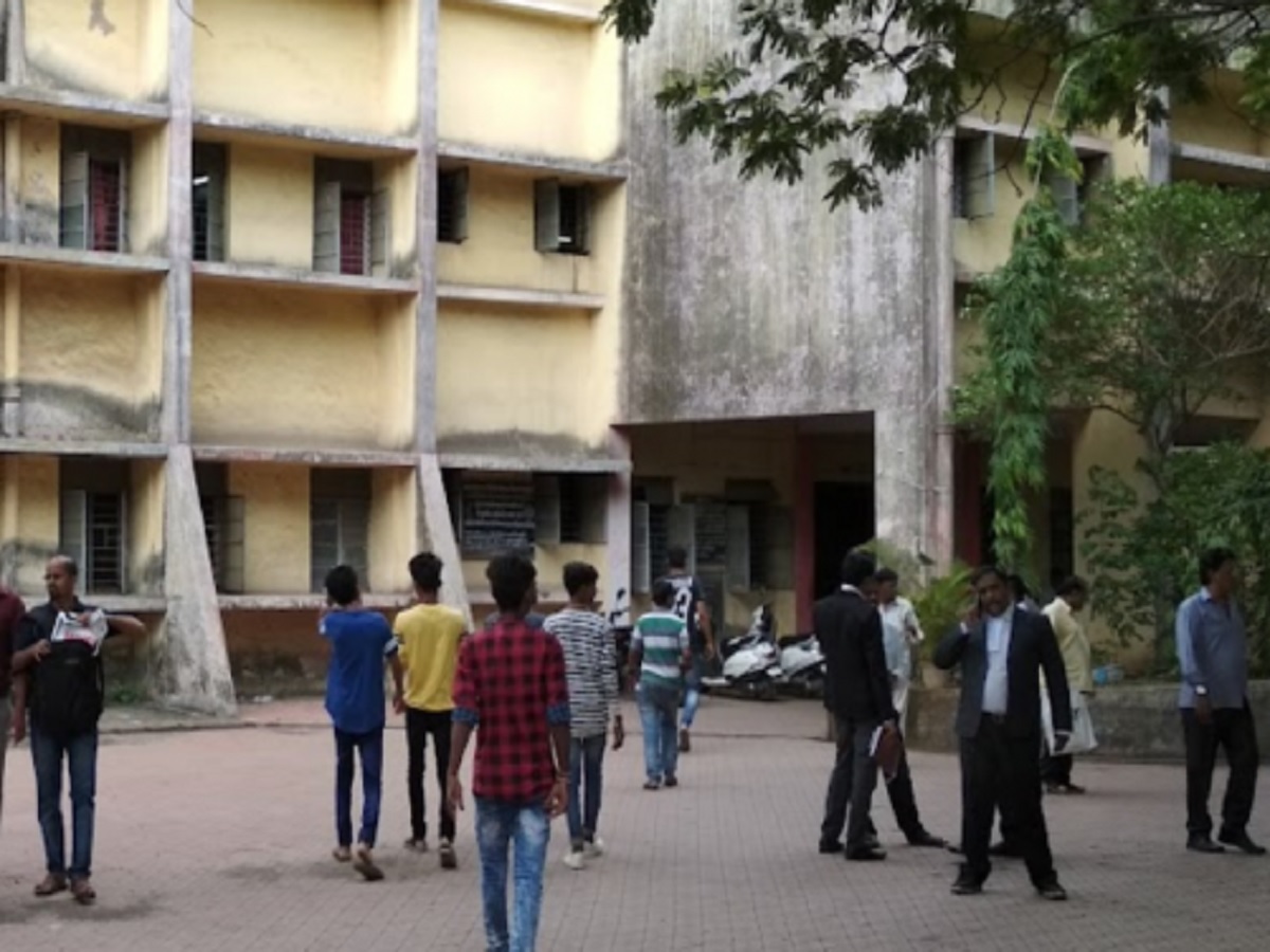 उल्हासनगर न्यायालय प्रांगणात घोषणा प्रकरण Marathi News Declaration