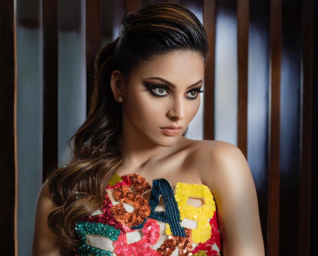 अखेर उर्वशी रौतेलाला मिळाले ‘काम’ Marathi News Urvashi Rautela To Star In John Abraham