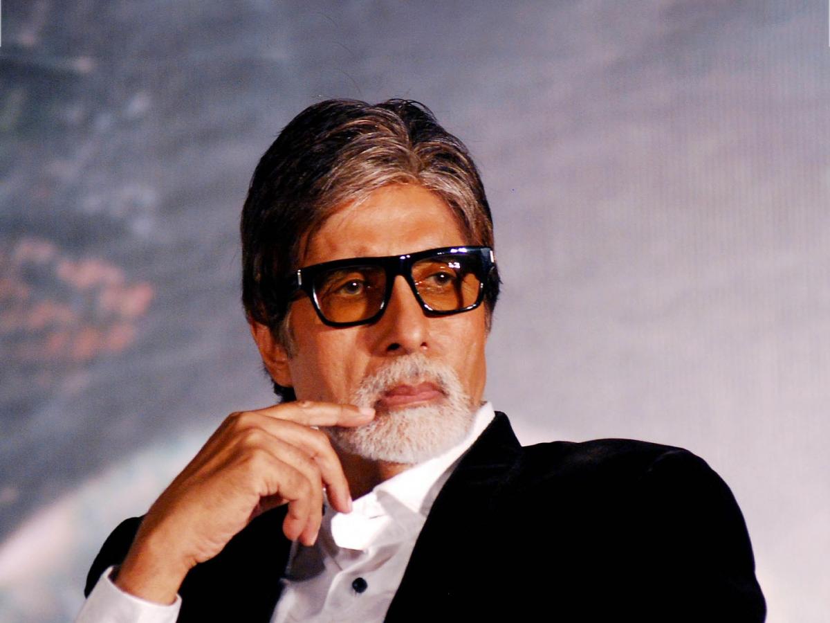 Amitabh Bachchan Injured : अमिताभ बच्चन चित्रीकरणादरम्यान जखमी; बरगडी ...