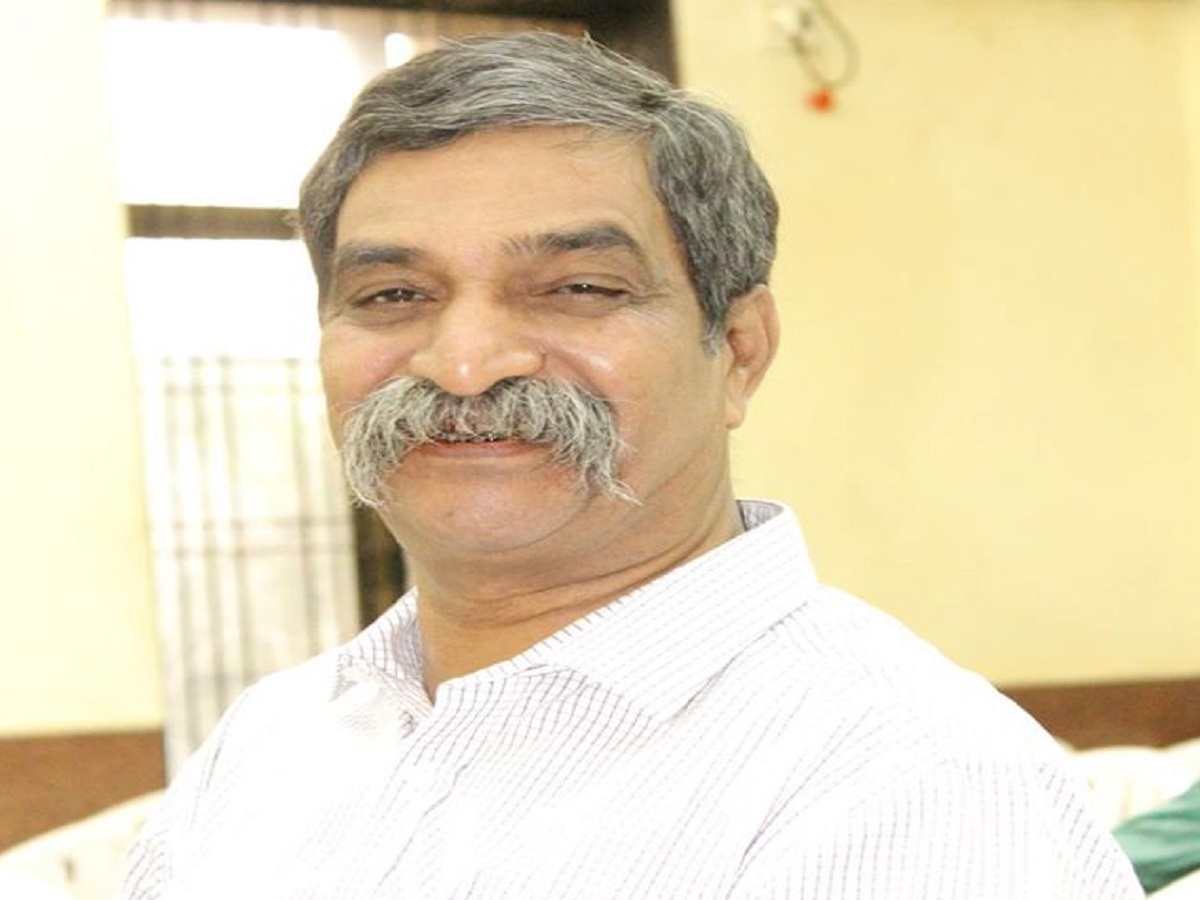 स्टोअरकीपर ते मिशीवाला कवी; नायगावकरांचा अनोखा प्रवास Marathi News Storekeeper to mustache