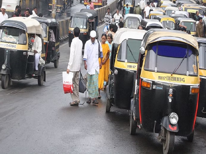 Pune | रिक्षाचालकाची प्रवाशाला दगडाने मारहाण; पुण्यातील घटना Pimpri ...