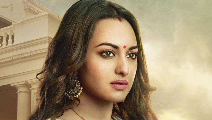 Sonakshi Sinha Arrested By Police Watch Viral Video हातात बेडया काय सोनाक्षी सिन्हाला झाली