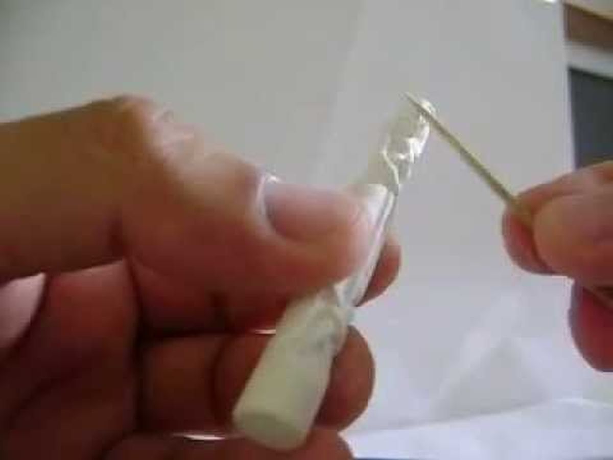 तरुणाने खडुवर साकारले नरेंद्र मोदी, विरुष्का, सॅन्टाक्लॉज आणि रजनीकांत