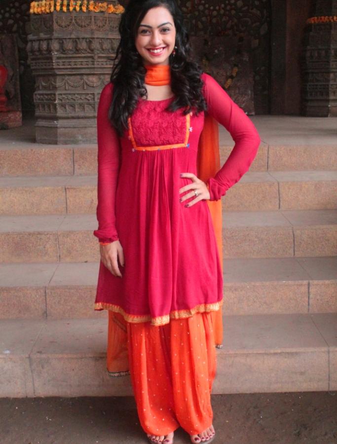 पुन्हा जमली भट्टी Marathi News Reassembled furnace Latest filmy