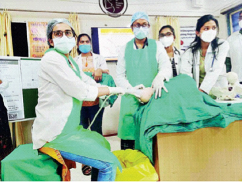 खरेखुरे रँचो डॉक्टर्स; ‘व्हॅक्युम’ने तब्बल ३२५ डिलिव्हरी!, औरंगाबादला