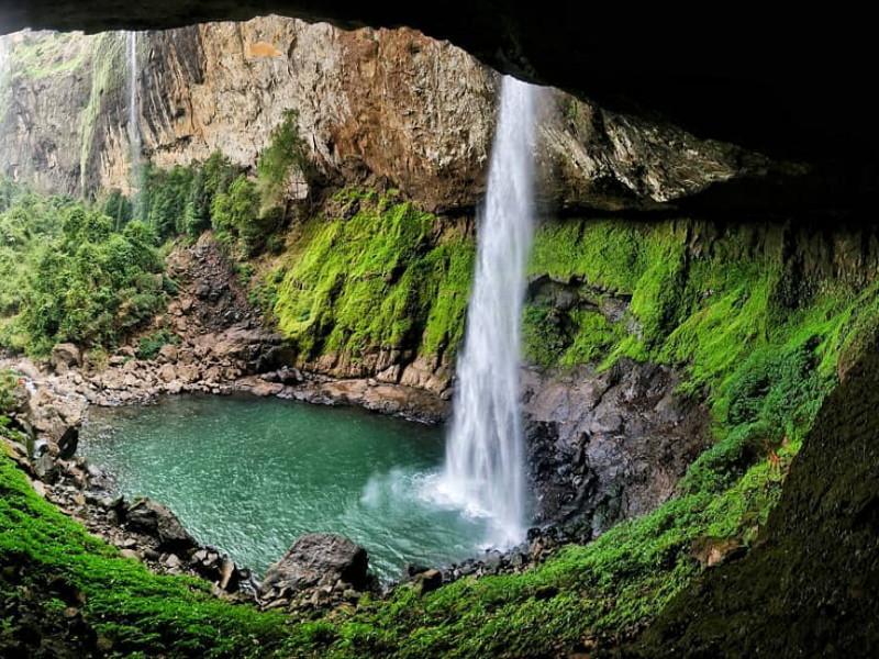 मान्सून सहलीचा उत्तम पर्याय : पुण्याजवळच्या देवकुंड धबधब्याविषयीची सर्व माहिती - Marathi News | Best Monsoon Trip Option: All information about Devkund waterfall near Pune | Latest ...