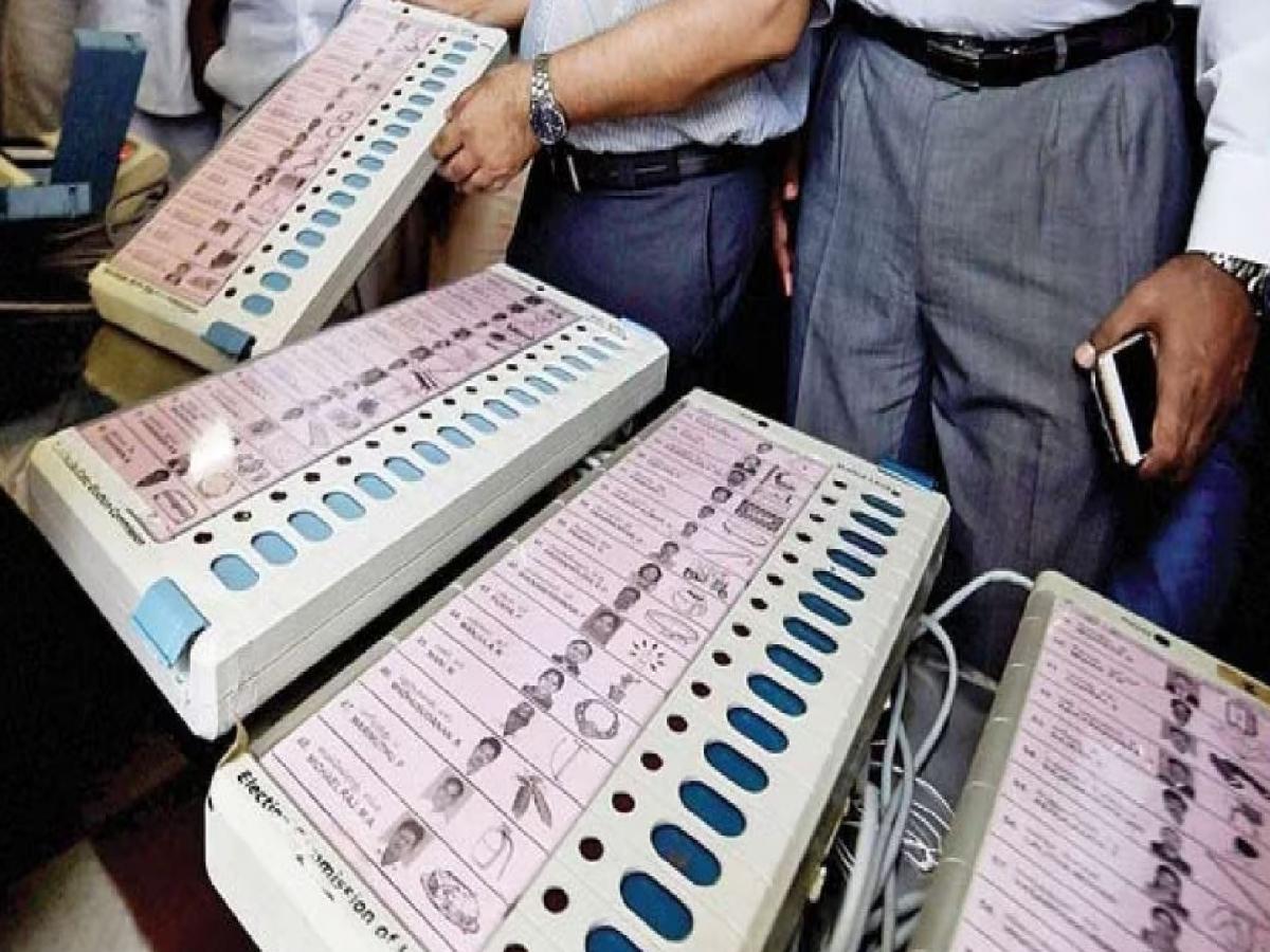 Front Evm Machine EVM मशीन काम कसे करते? हॅक होऊ शकते का? जाणून घ्या या प्रश्नांची उत्तरे ...