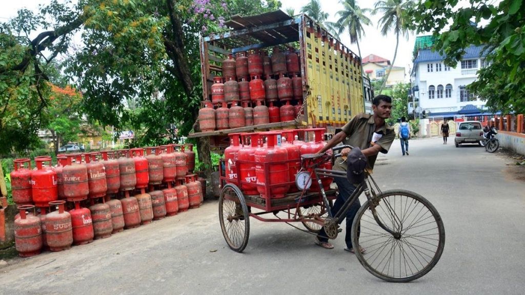 LPG gas म्हणजे काय? कुठे वापरता, किती