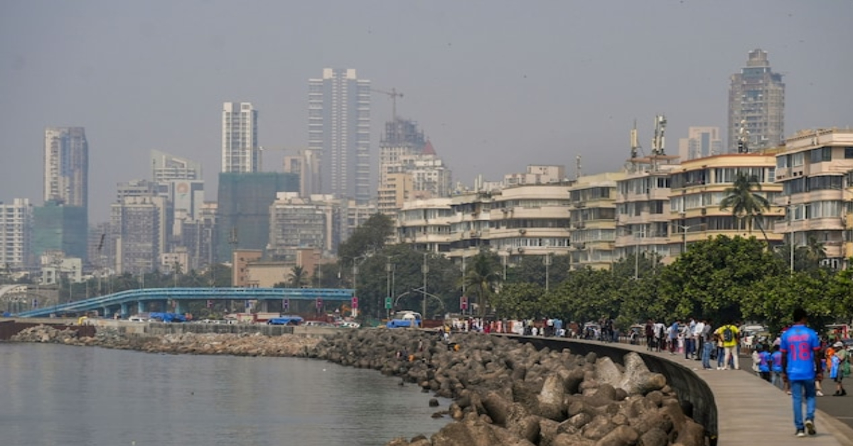 Mumbai Heat Wave मुंबईतील उंच इमारती ठरतायत उकाड्याचे कारण; हवामान विभागाची माहिती Marathi