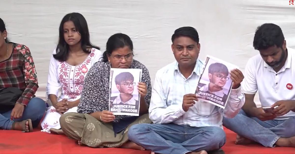 IIT Mumbai: आरोपींच्या अटकेपर्यंत माघार नाहीच, साहिलच्या वडिलांचा निर्धार, बेमुदत उपोषण सुरू