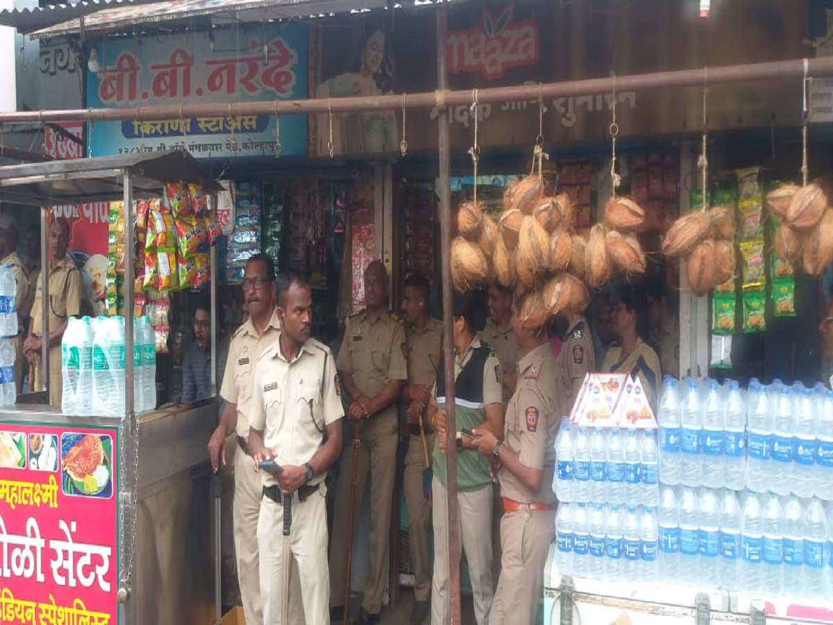 गणपती बाप्पाच्या मिरवणुकीत पावसाची हजेरी; जोरदार पावसामुळे