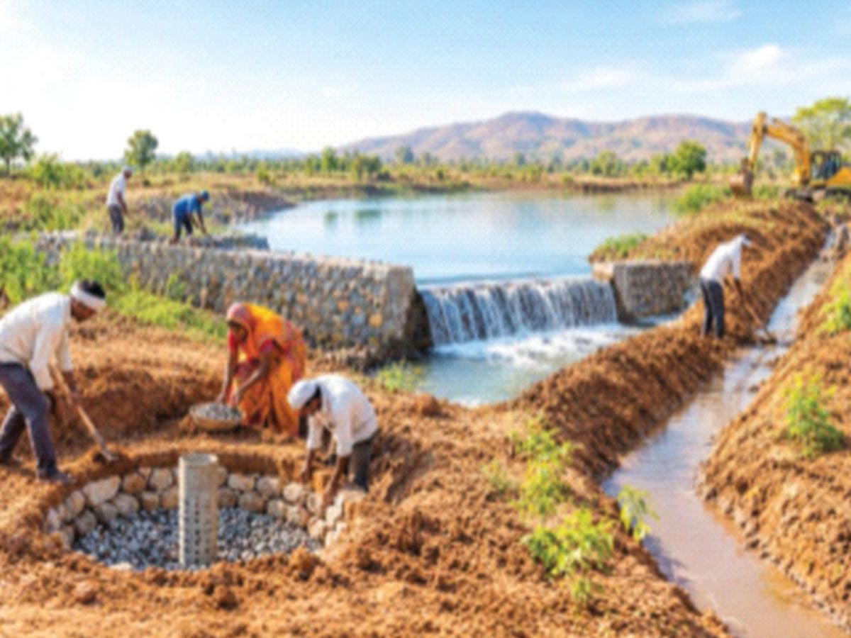 ३०४ दुष्काळी तालुक्यांमध्ये जलसंधारणालाच प्राधान्य; प्रत्येक गावात १०० ...