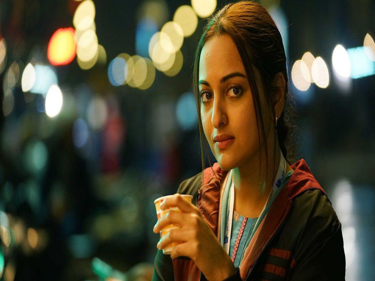 Khandaani Shafakhana Movie Review लैंगिक समस्यांवर खुलेपणाने भाष्य