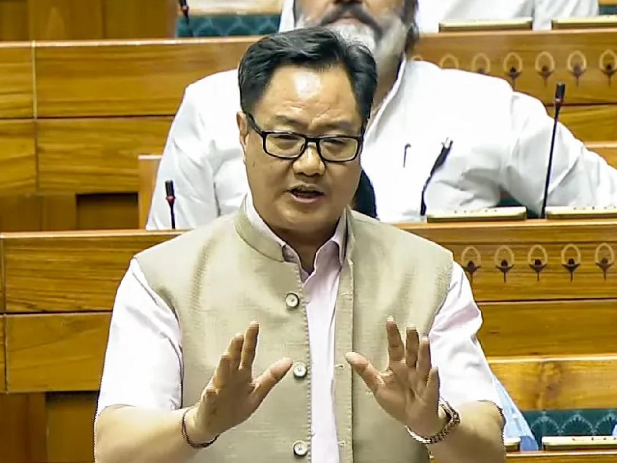 नीट-यूजी चर्चेसाठी सरकार तयार; विरोधक पळ काढत असल्याचा रिजिजूंचा आरोप