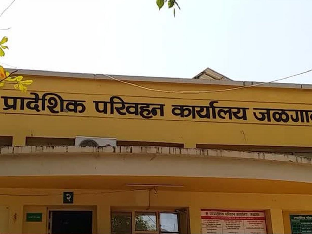 आमदार संजय सावकारेंची कार केंद्रीय मंत्र्यांच्या नावावर करण्याचे ...