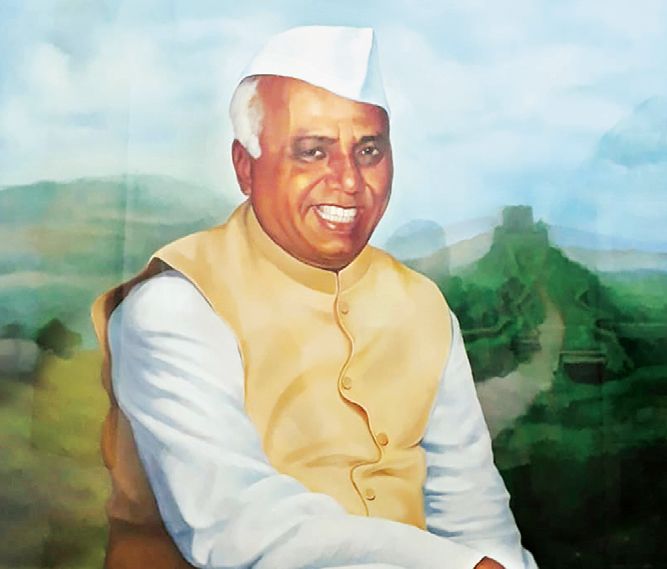 दृष्टिकोन: ज्ञानमंदिरे उभे करणारा नेता यशवंतराव चव्हाण - Marathi News ...