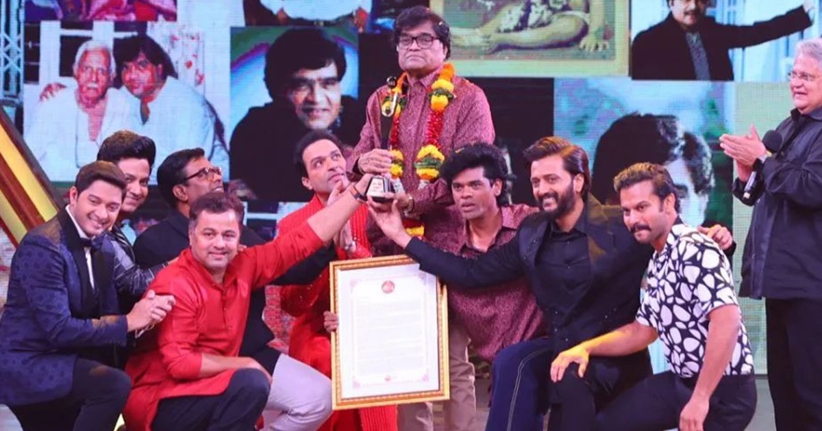 ...अन् अशोक मामांना जीवन गौरव पुरस्कार मिळताच निवेदिता सराफ भावूक