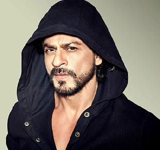 २८ वर्षानंतर शाहरुखने स्वीकारली ग्रॅज्युएशनची पदवी - Marathi News