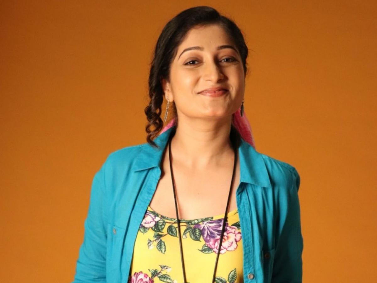 थोडेफार जॅपनिस आणि रशियन शब्द शिकण्याचाही प्रयत्न करतेय. 