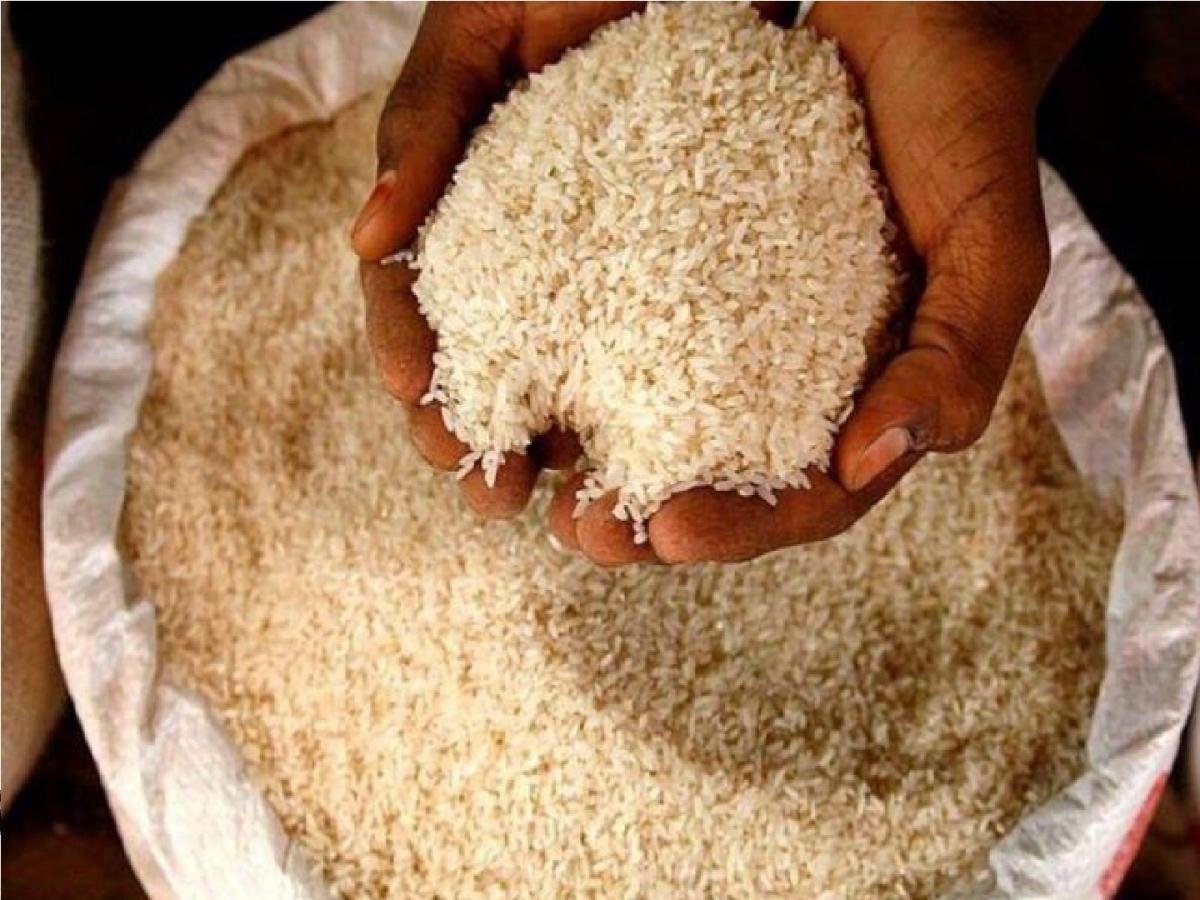 शालेय विद्यार्थ्यांच्या पोषण आहारासाठीचा तांदूळ संपला, सांगली ...