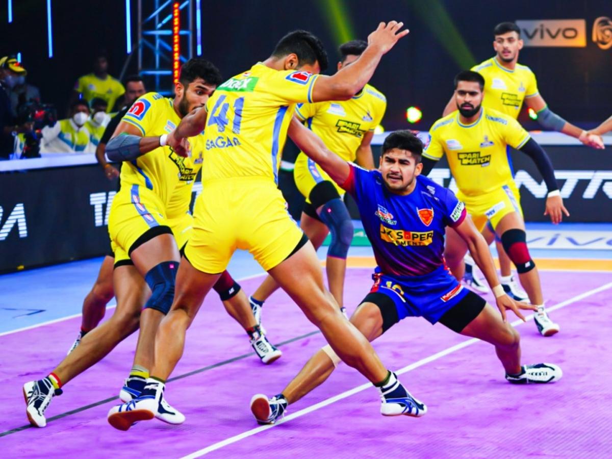 Pro Kabaddi League 202122 'टायटाय' फिश! नवीन वर्षाच्या पहिल्याच