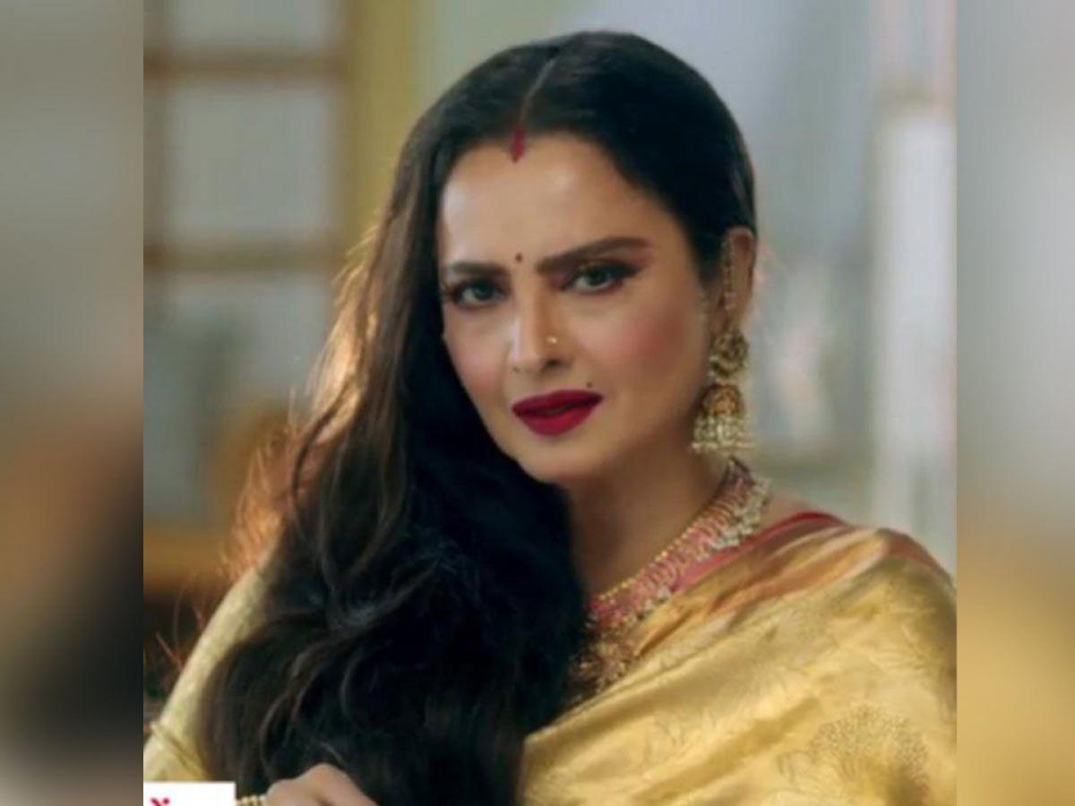 VIDEO : रेखा छोट्या पडद्यावर चालवणार आपल्या अदांची जादू, 'या' खास
