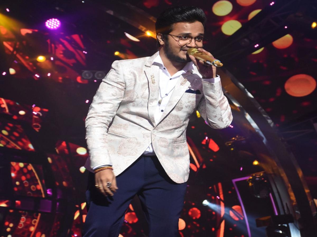 Rohit Singer रोहित राऊतच्या फॅन्ससाठी खुशखबर, करणार 'या' वर्षात लग्न? - Marathi News ...