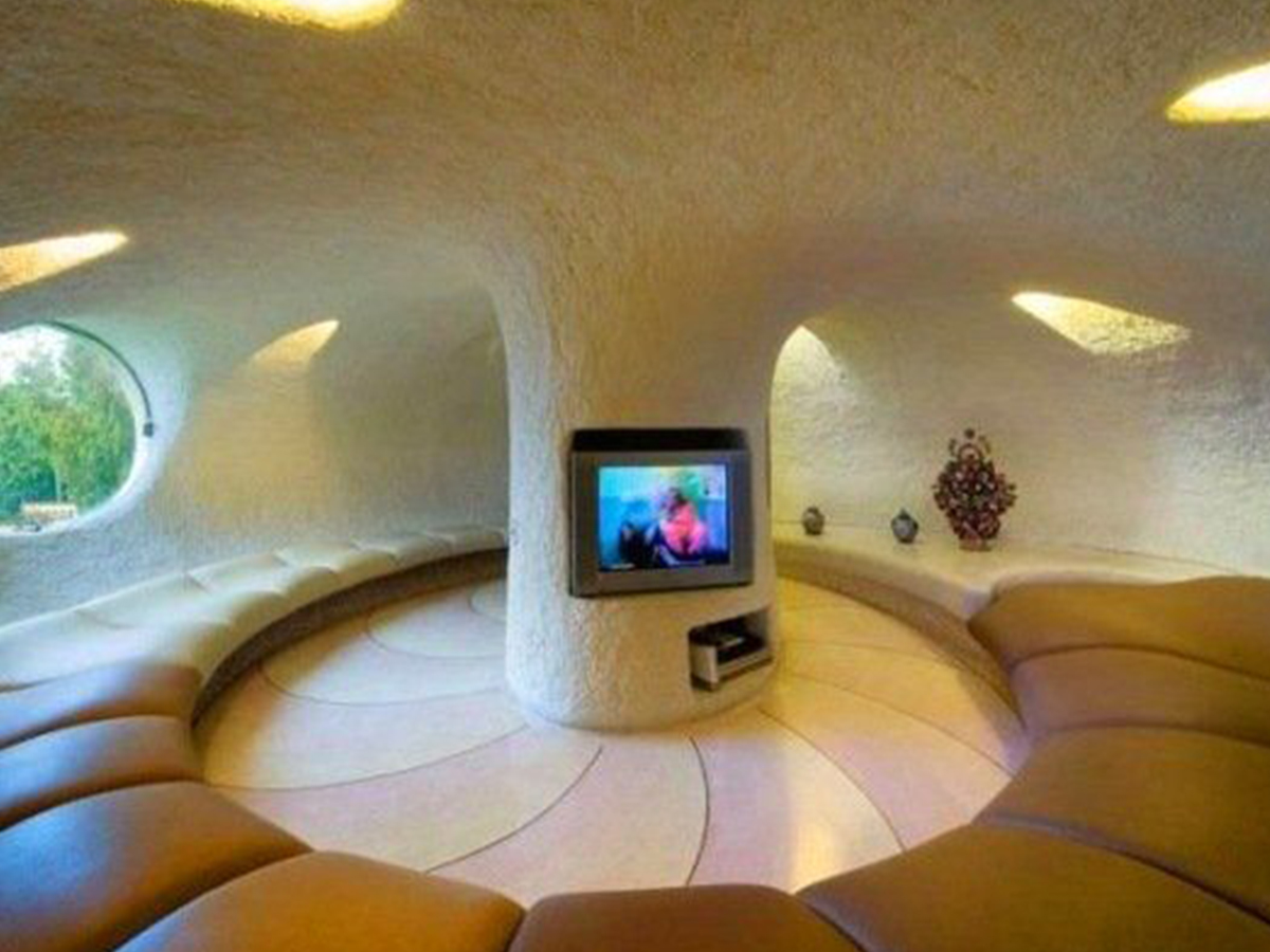 Sachin Tendulkar spotted outside house in Bandra Photo | 653867, image size:1200x900