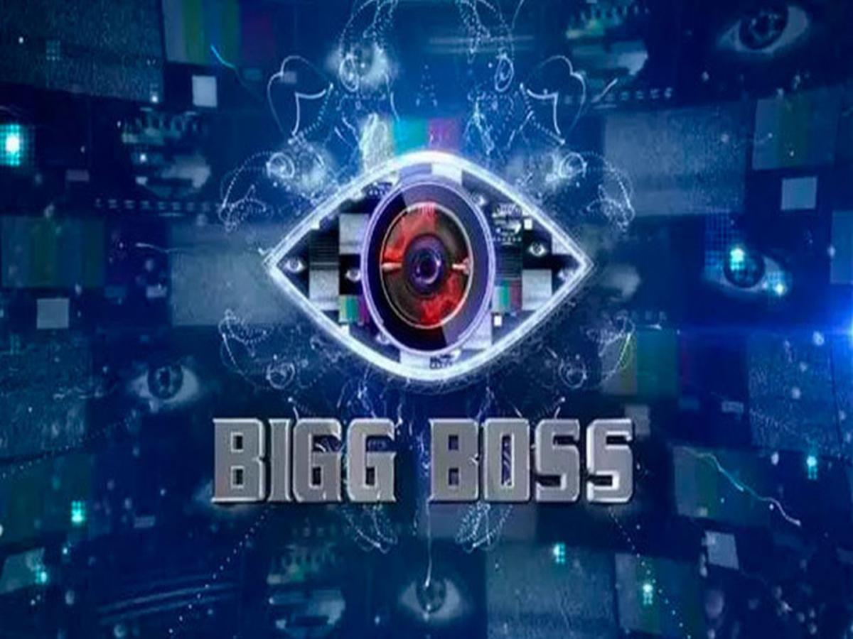 Bigg Boss च्या घरात या अभिनेत्रीने केली चक्क पॉर्नची मागणी, पाहा VIDEO -  Marathi News | This actress made a huge demand for porn in the Bigg Boss  house | Latest filmy