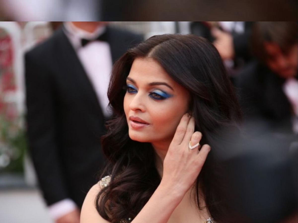 Aishwarya Rai : चित्रपट नाही म्हणून काय झालं, कंपनीच्या CEOपेक्षाही बक्कळ  कमावते ऐश्वर्या राय...!! - Marathi News | Aishwarya Rai Bachchan Birthday  know about actress Net Worth | Latest ...