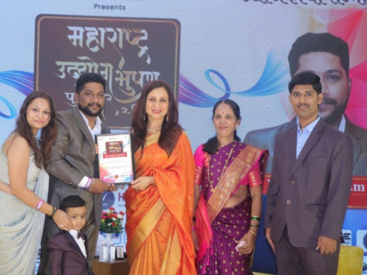 24 Hours Cleaning Pvt Ltd चे संस्थापक वैभव कदम यांना 'महाराष्ट्र उद्योग ...