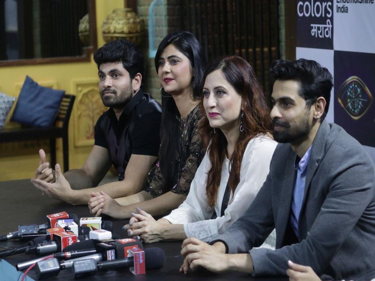 Bigg Boss Marathi 2 शिव वीणाच्या हातातलं बाहुलं बनला आहे का? Marathi