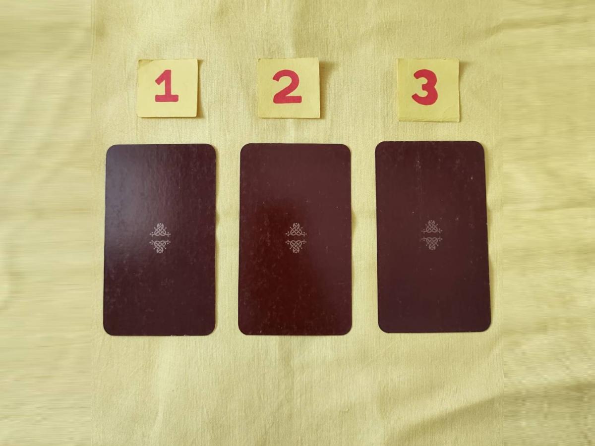 Tarot Card फेब्रुवारीचा शुभारंभ कसा होईल? तीनपैकी एक कार्ड निवडा; वाचा