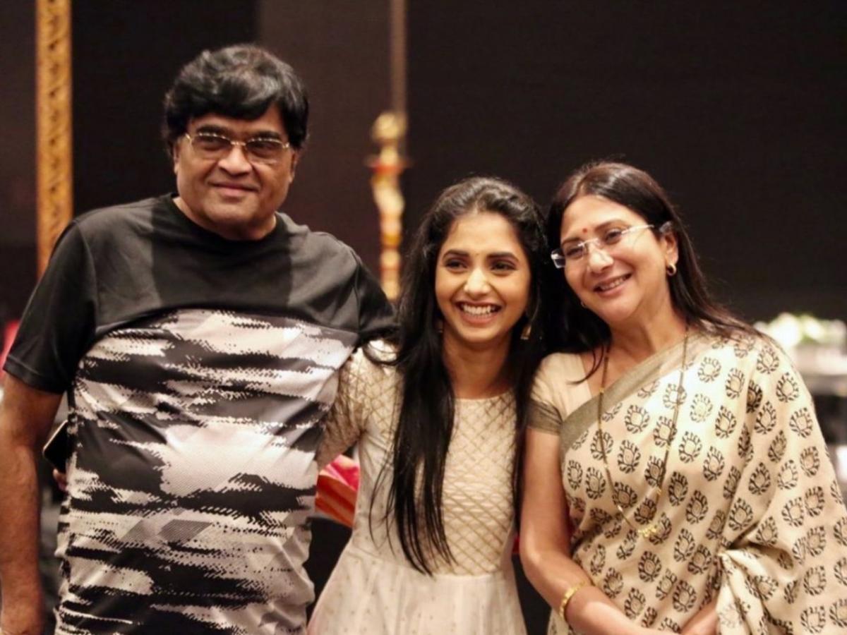 म्हणून सायली संजीवला अशोक आणि निवेदिता सराफ यांची मुलगीच समजतात चाहते