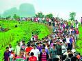 हजारो भाविकांची ब्रह्मगिरी प्रदक्षिणा! - Marathi News | Thousands of devotees of Brahmagiri Pradakshina! | Latest nashik News at Lokmat.com