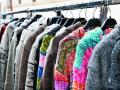 मफलरसह मखमली स्टॉल्स खरेदीचा ट्रेण्ड - Marathi News |  Shopping trek with Muffler for Velvet Stalls | Latest nashik News at Lokmat.com