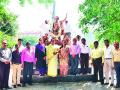 इंदिरा गांधी, सरदार वल्लभभाई पटेल यांना महापालिकेतर्फे अभिवादन - Marathi News | Giving greetings to Indira Gandhi, Sardar Vallabhbhai Patel | Latest nashik News at Lokmat.com