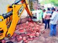 अतिक्रमण काढा, रस्ता मोकळा करा - Marathi News | Remove encroachments, clear the way | Latest yavatmal News at Lokmat.com