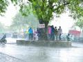 औरंगाबादेत वादळी वाऱ्यासह जोरदार पाऊस - Marathi News | Heavy rain with Aurangabad wind storm | Latest chhatrapati-sambhajinagar News at Lokmat.com