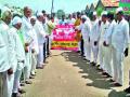 निफाडला संचालकांकडून नोटिसांची होळी - Marathi News | Holi notices issued to Niphadas | Latest nashik News at Lokmat.com
