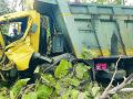 भरधाव हायवा ट्रकला अपघात - Marathi News | Accident on a highway truck | Latest gadchiroli News at Lokmat.com